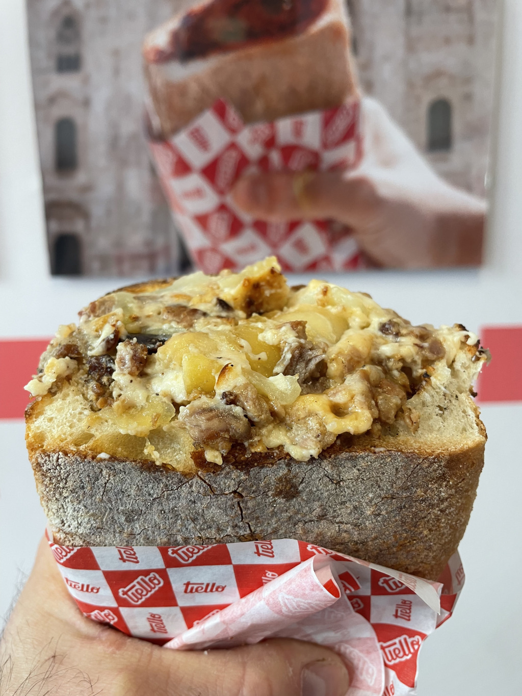 Tiello Paninoteca cuzzetiello napoletano panini vicino al duomo